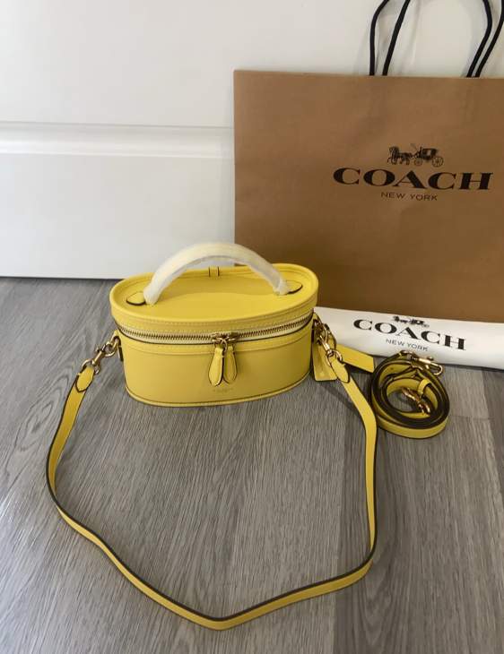 Picture of Coach Handbags _SKUfw238076678fw
